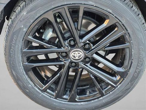Used 2025 Toyota Camry SE FWD image 14