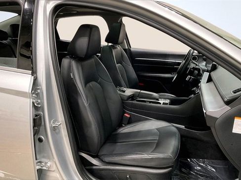 Used 2025 Hyundai Sonata Limited image 7