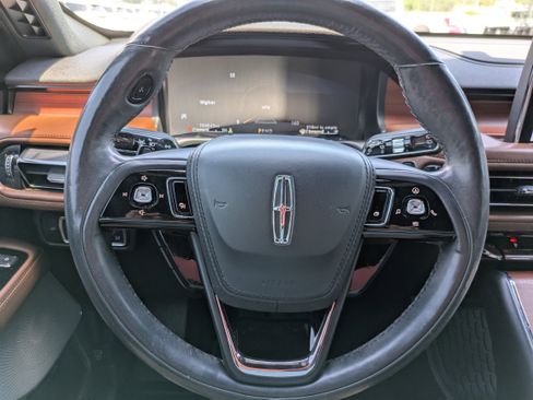 Used 2020 Lincoln Aviator Reserve w/ Equipment Group 202A image 17