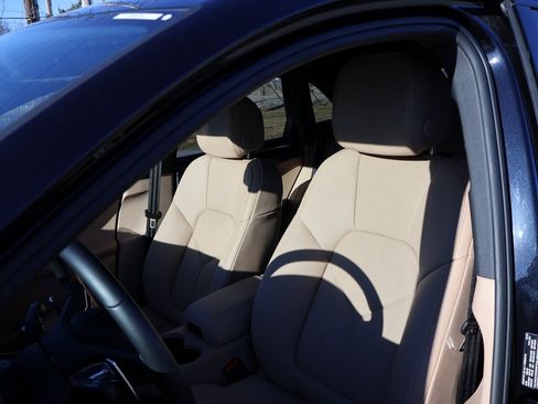 New 2025 Porsche Macan S image 5