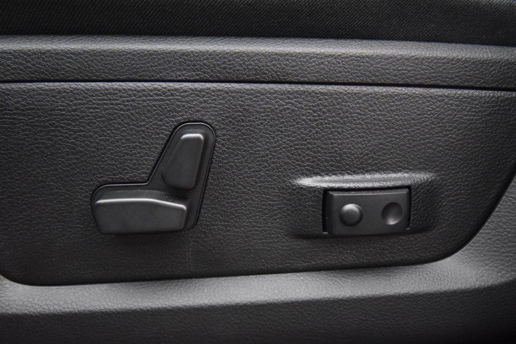 New 2026 RAM 3500 Laramie AWD/4WD image 44