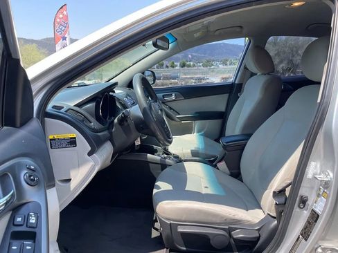 Used 2013 Kia Forte EX image 16