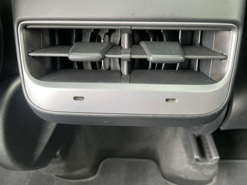 Used 2023 Tesla Model Y Long Range AWD/4WD image 12