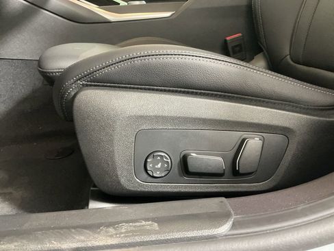 New 2026 BMW 330i Sedan w/ M Sport Package image 23