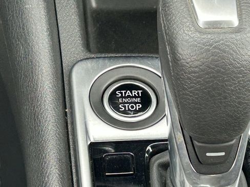 Used 2025 Nissan Sentra SV image 18