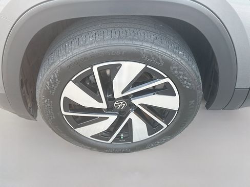 Certified 2024 Volkswagen Atlas SE image 37