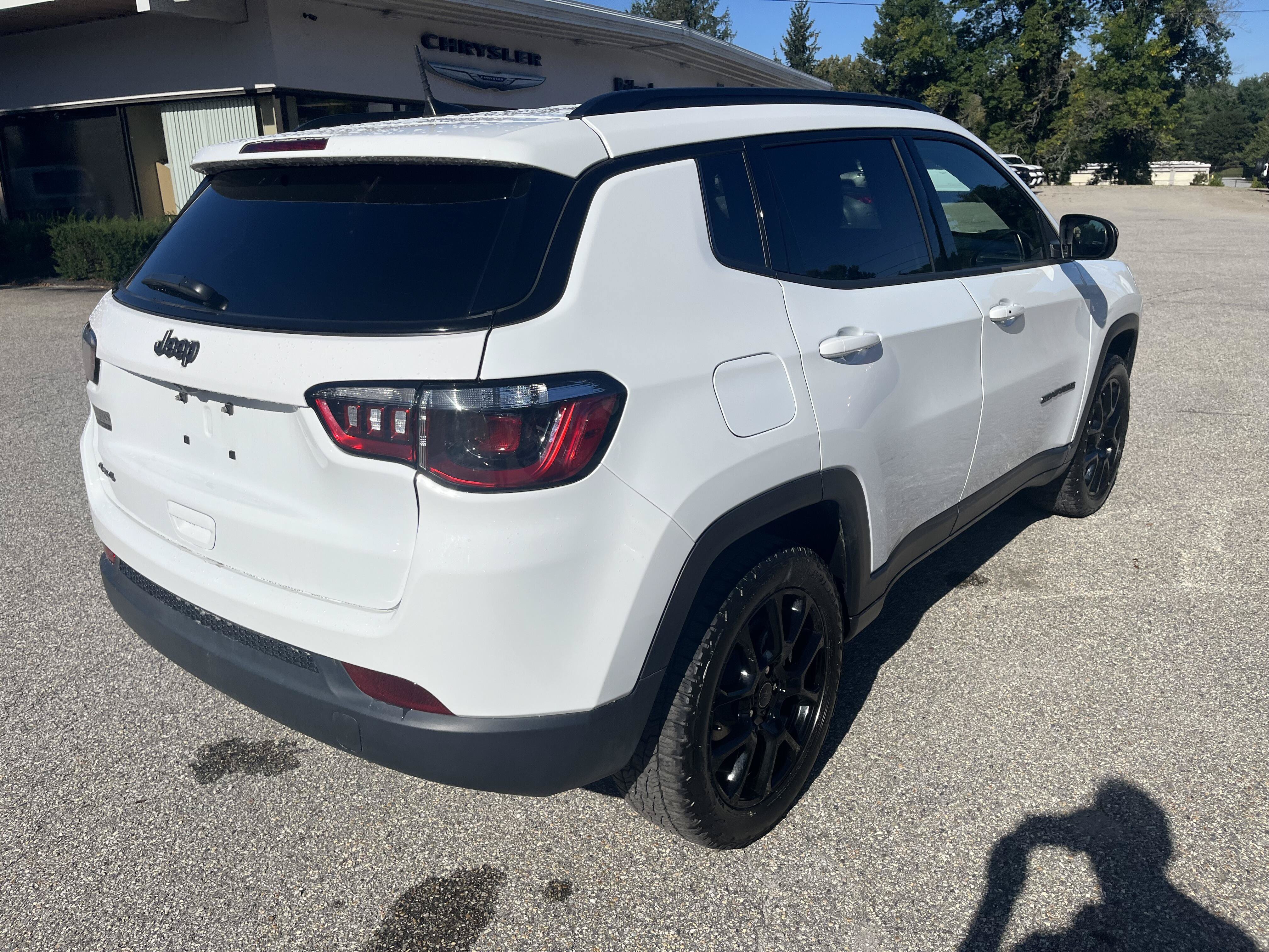 Certified 2025 Jeep Compass Latitude w/ Convenience Group AWD/4WD image 5