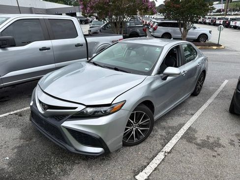 Used 2023 Toyota Camry SE FWD image 1