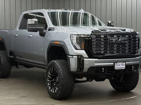 Used 2026 GMC Sierra 3500 Denali Ultimate AWD/4WD image 7