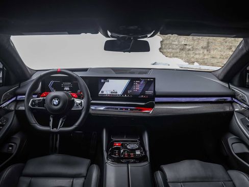 Used 2025 BMW M5 w/ Carbon Package image 27