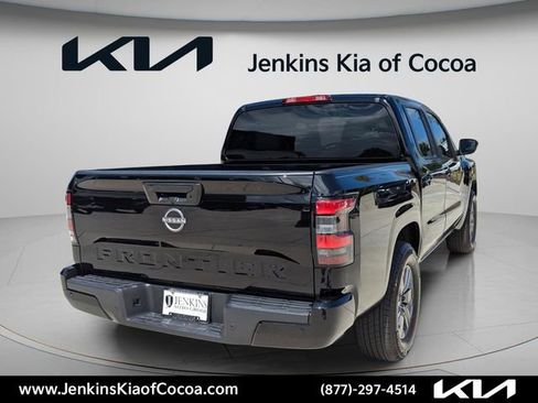 Used 2025 Nissan Frontier SV RWD image 4