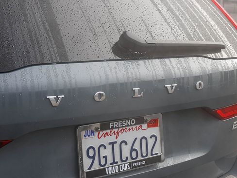 Used 2023 Volvo XC60 B5 Ultimate w/ Climate Package image 13