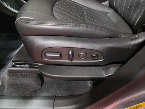 Used 2024 Buick Enclave Avenir w/ Avenir Technology Package image 13