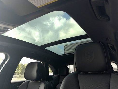 Certified 2026 Porsche Macan Turbo image 25