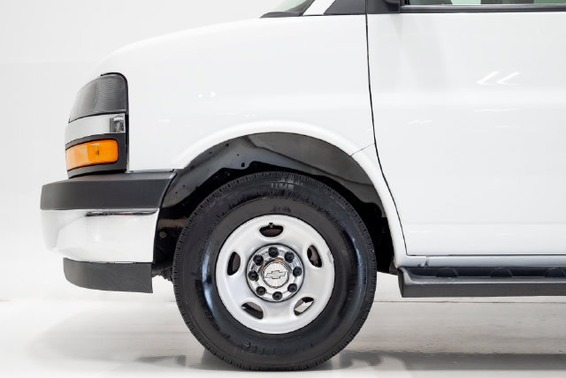 Used 2025 Chevrolet Express 3500 LT w/ LT Preferred Equipment Group RWD image 27