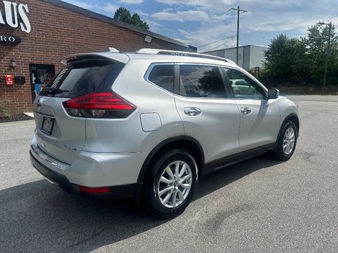 Used 2017 Nissan Rogue SV AWD/4WD image 7