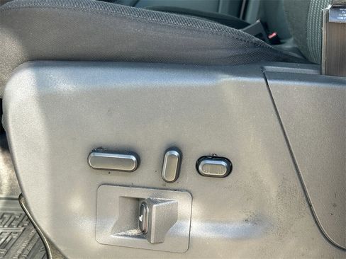 Used 2018 Ford Transit 150 XLT image 10