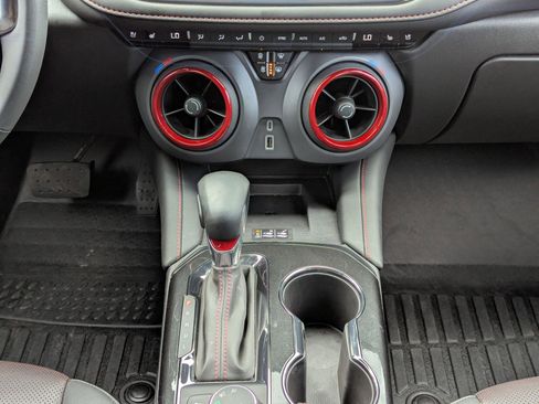 Used 2025 Chevrolet Blazer RS w/ Enhanced Convenience Package image 19