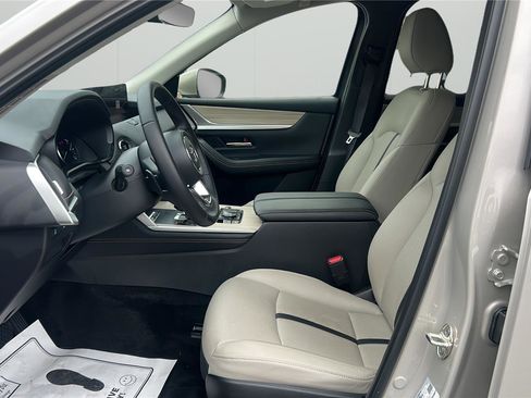 Used 2025 MAZDA CX-90 3.3 Turbo w/ Preferred Package image 12