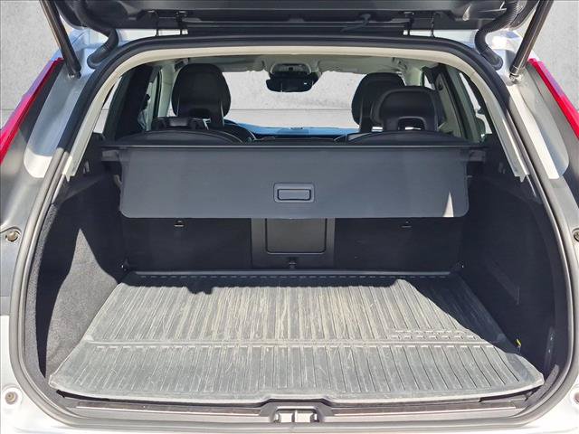 Used 2018 Volvo XC60 T8 Inscription w/ Luxury Seat Package AWD/4WD image 6