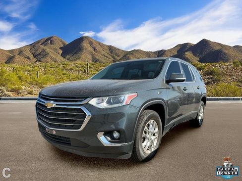 Used 2020 Chevrolet Traverse LT FWD image 2