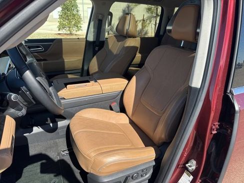 Certified 2025 INFINITI QX80 Sensory image 10