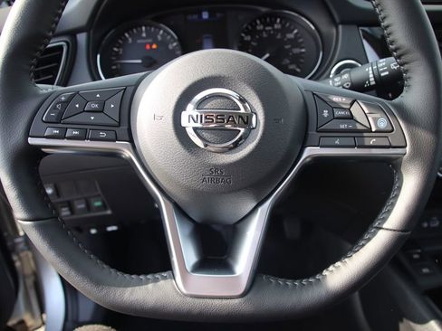 Used 2022 Nissan Rogue Sport SL image 10