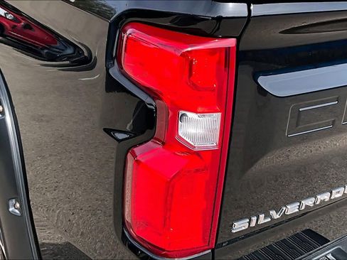 Used 2022 Chevrolet Silverado 1500 LT Trail Boss image 29