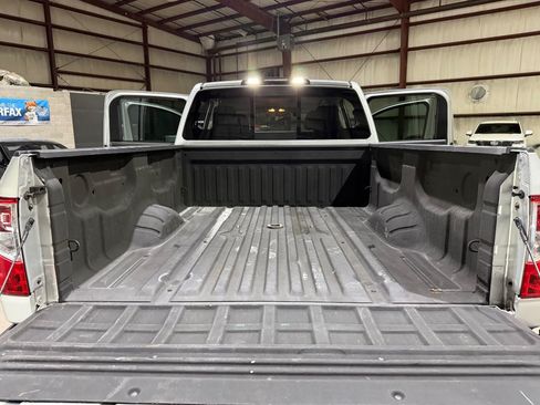 Used 2018 Nissan Titan S RWD image 19