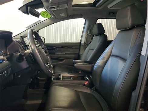 Used 2023 Honda Odyssey Touring image 16