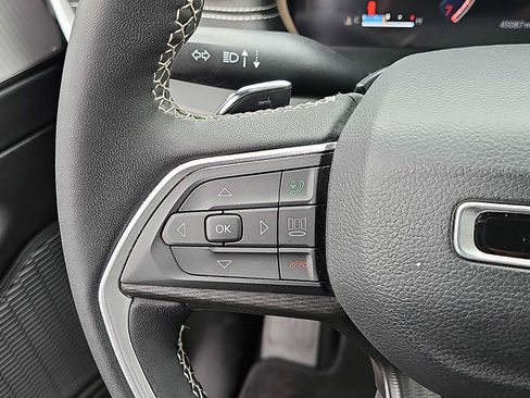 Used 2023 Jeep Grand Cherokee L Laredo image 23