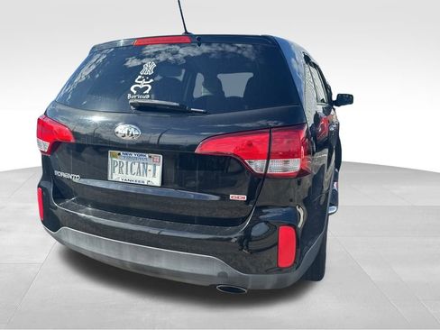 Used 2015 Kia Sorento LX image 4