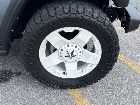 Used 2022 Jeep Wrangler Unlimited Sport AWD/4WD image 30