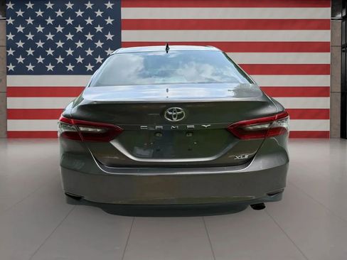 Used 2021 Toyota Camry XLE FWD image 9