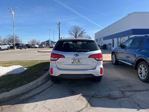 Used 2015 Kia Sorento EX image 4