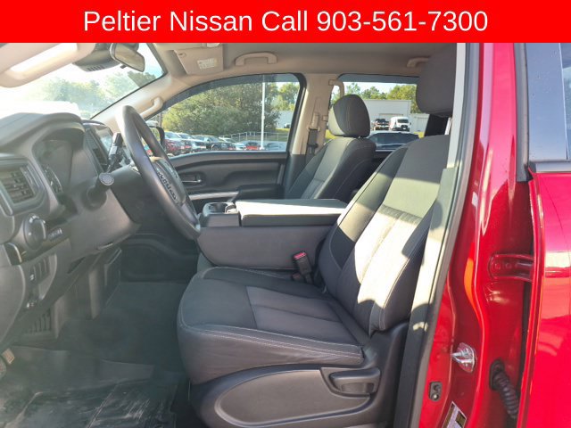 Used 2022 Nissan Titan SV AWD/4WD image 9
