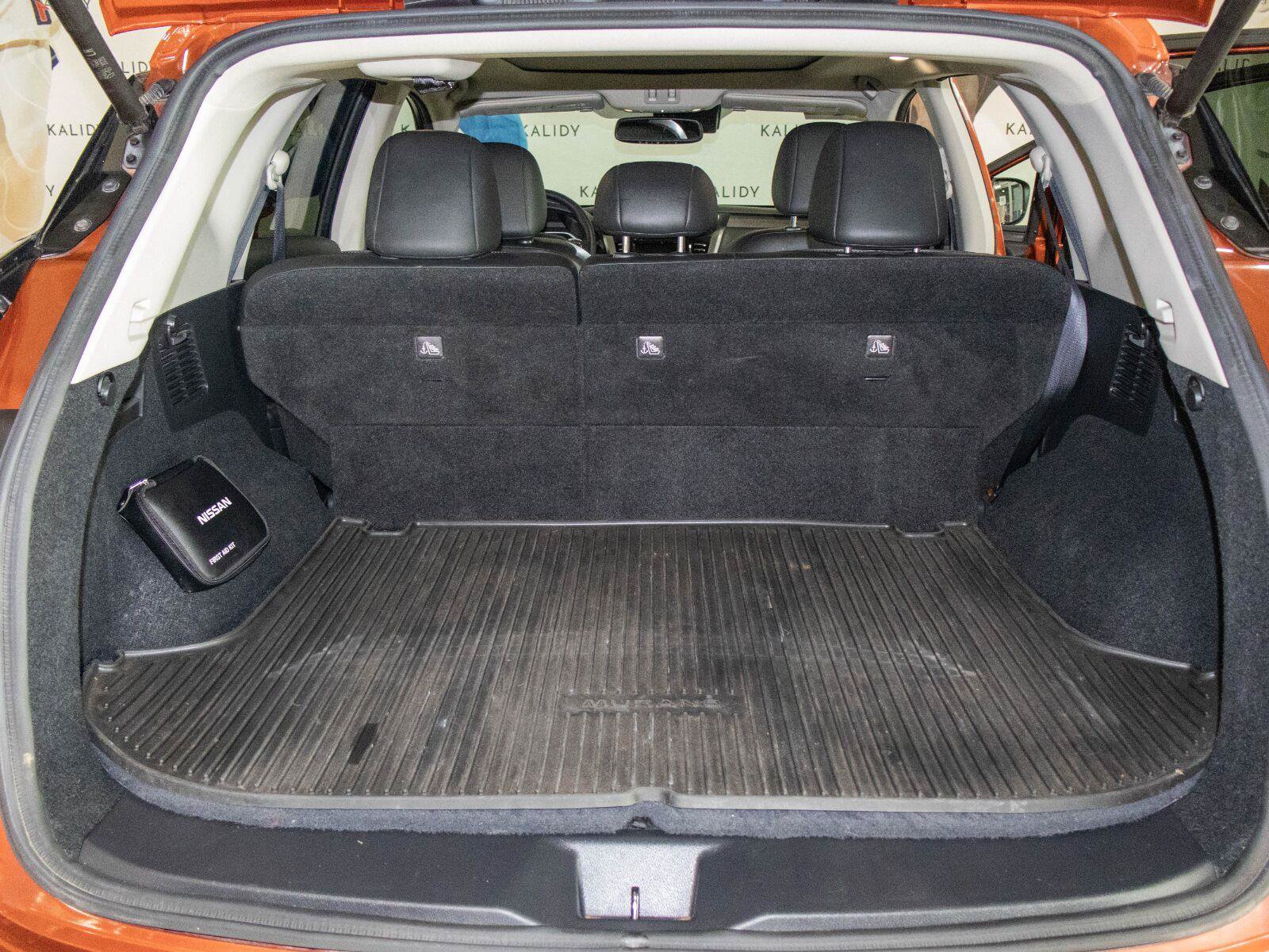 Used 2020 Nissan Murano Platinum w/ Cargo Package FWD image 25