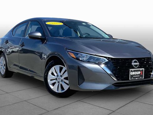 Used 2025 Nissan Sentra S image 3