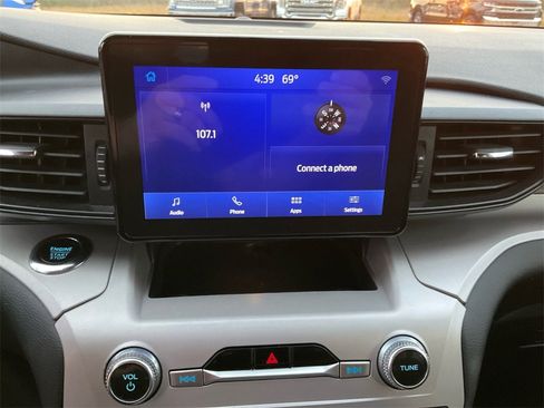Used 2023 Ford Explorer XLT image 21