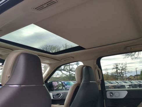 Used 2022 Lincoln Navigator Reserve image 21