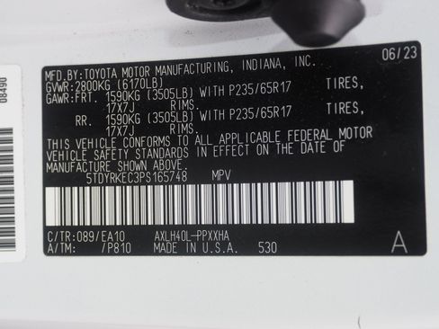 Used 2023 Toyota Sienna XLE image 28