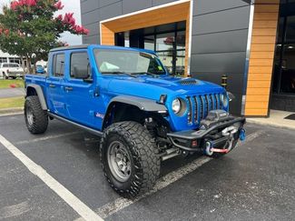 Used 2023 Jeep Gladiator Mojave w/ Trailer Tow Package AWD/4WD video 1