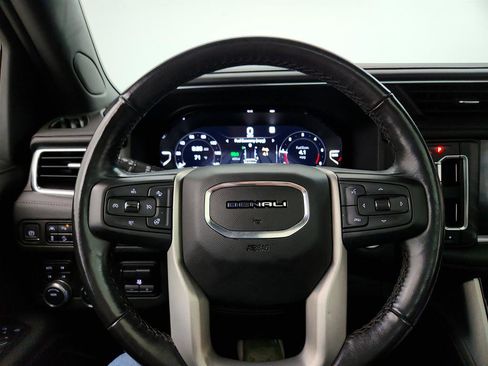Used 2022 GMC Yukon Denali w/ Denali Premium Package AWD/4WD image 18