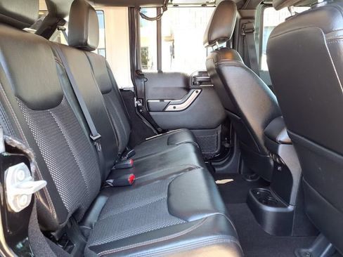 Used 2016 Jeep Wrangler Unlimited Sahara AWD/4WD image 25