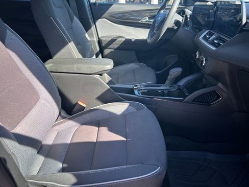 Used 2024 Chevrolet TrailBlazer LS w/ LS Convenience Package image 17