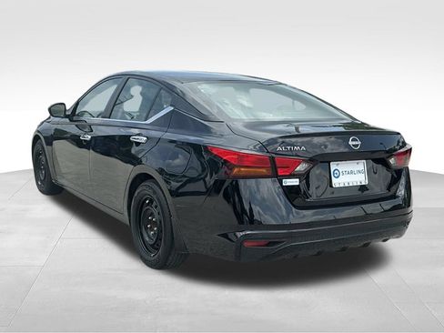 Used 2024 Nissan Altima 2.5 S FWD image 7