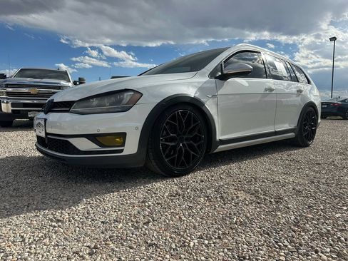 Used 2017 Volkswagen Golf Alltrack SEL AWD/4WD image 4