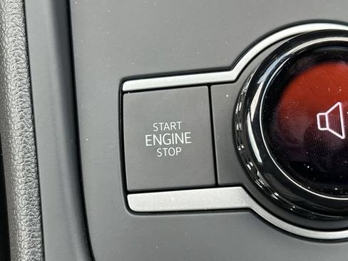 Used 2025 Volkswagen Tiguan SE R-Line AWD/4WD image 25