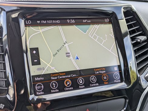 Used 2019 Jeep Cherokee Limited FWD image 20