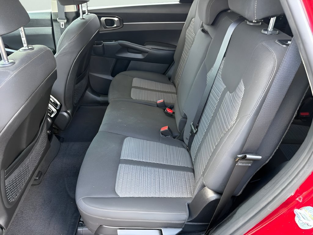 Used 2023 Kia Sorento LX FWD image 13